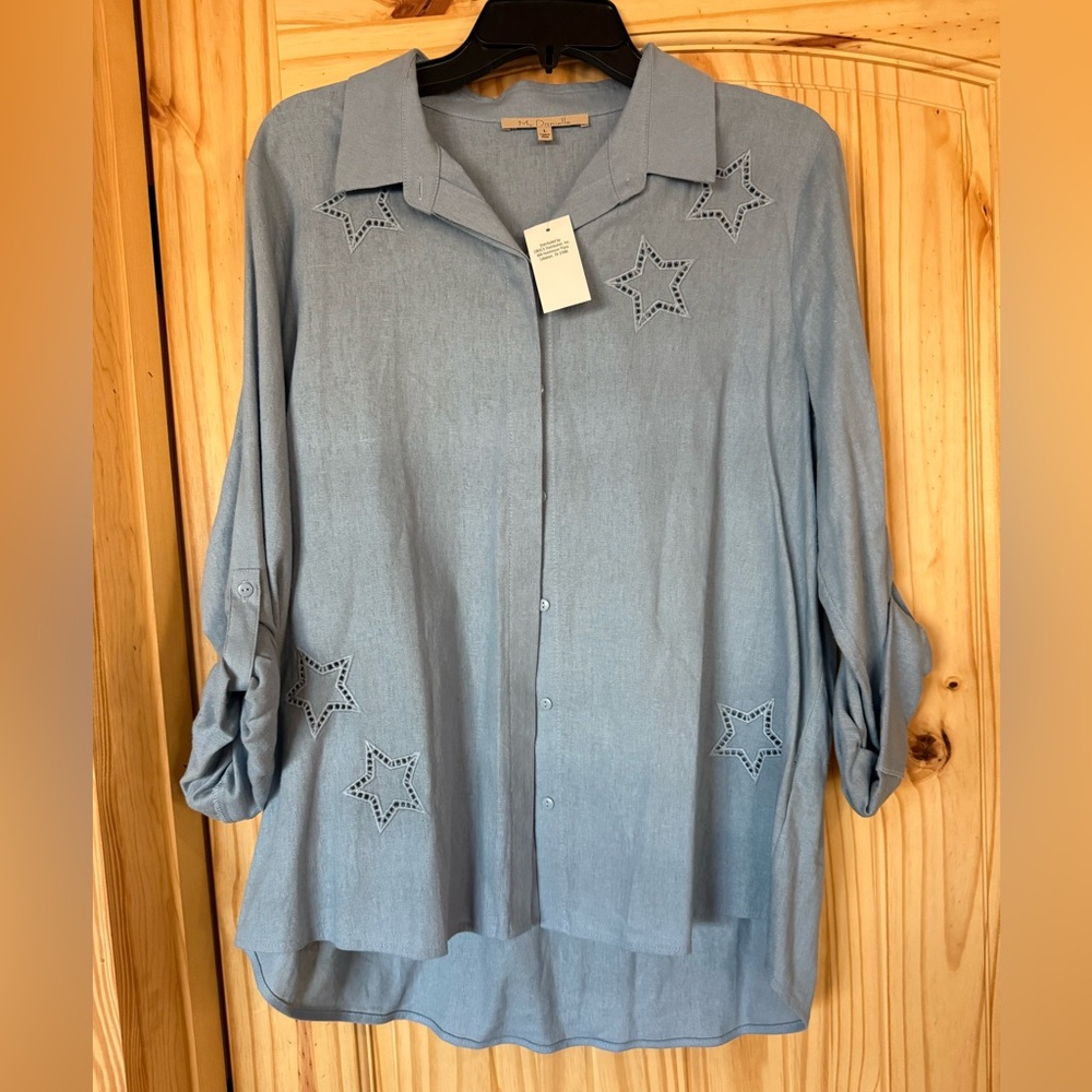 Elegant Blue Star Women's Button Down Shirt
